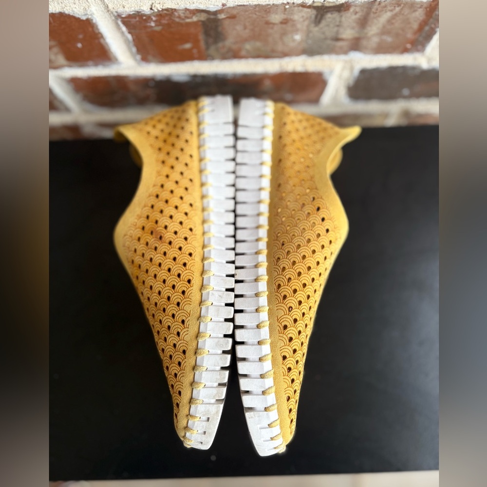 Ilse Jacobsen Hornbaek Tulip Gold Suede Perforated Slip-On Sneakers Size EU 39 - Picture 11 of 15